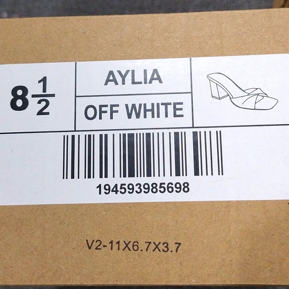 Journee Collection Shoes Womens Size 8.5 Off Cream - Picture 4 of 4